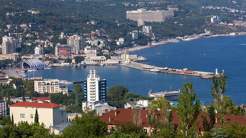 В Крыму продлили ограничения на работу кафе и музеев В Крыму продлили ограничения на работу кафе и музеев