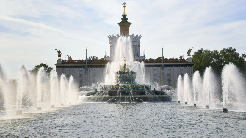 В Москве открылся сезон фонтанов В Москве открылся сезон фонтанов