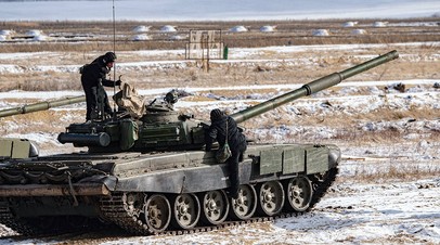 Российские танкисты на полигоне