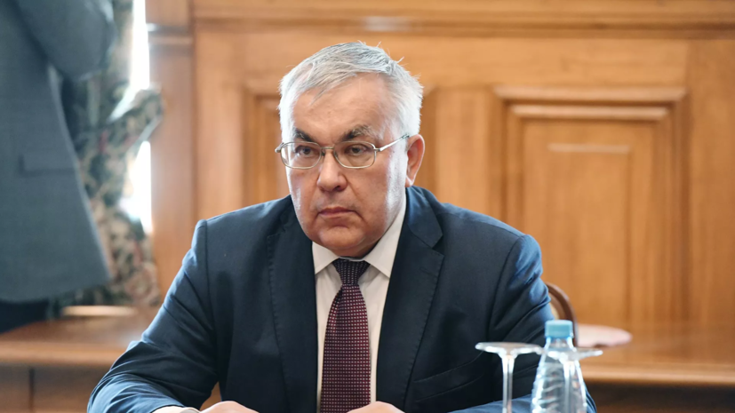 Путин продлил срок госслужбы замглавы МИД Вершинину и гендиректору МИД Вязалову Путин продлил срок госслужбы замглавы МИД Вершинину и гендиректору МИД Вязалову