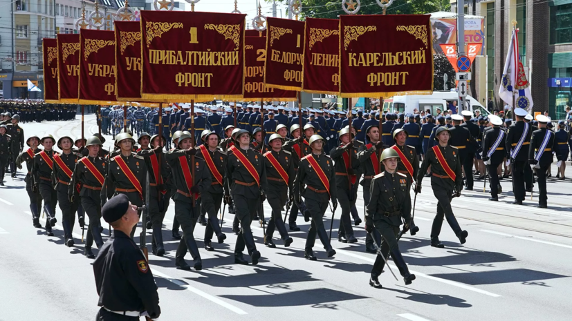 В Калининграде прошёл военный парад