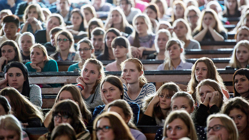 Более 90% студентов вузов России проходят очное или смешанное обучение