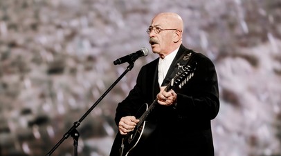 Розенбаум выступил на авиабазе Хмеймим
