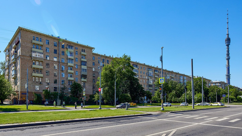 В Останкинском районе Москвы отремонтируют крышу «королёвского» дома В Останкинском районе Москвы отремонтируют крышу «королёвского» дома