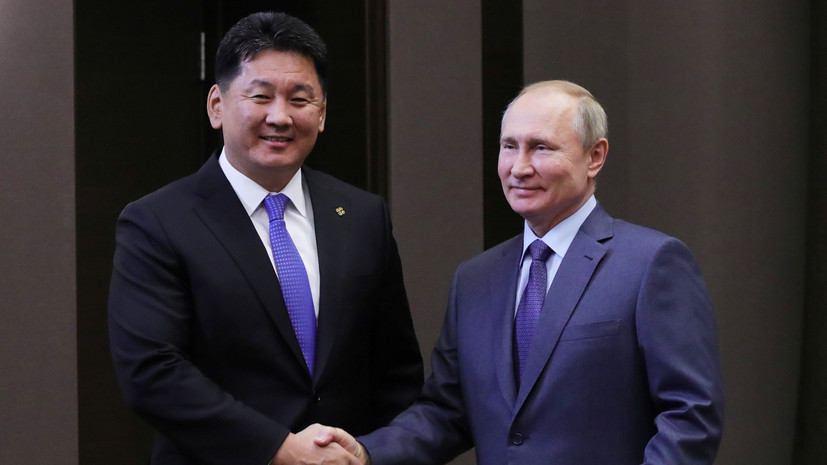 Путин поздравил Хурэлсуха с победой на выборах президента Монголии
