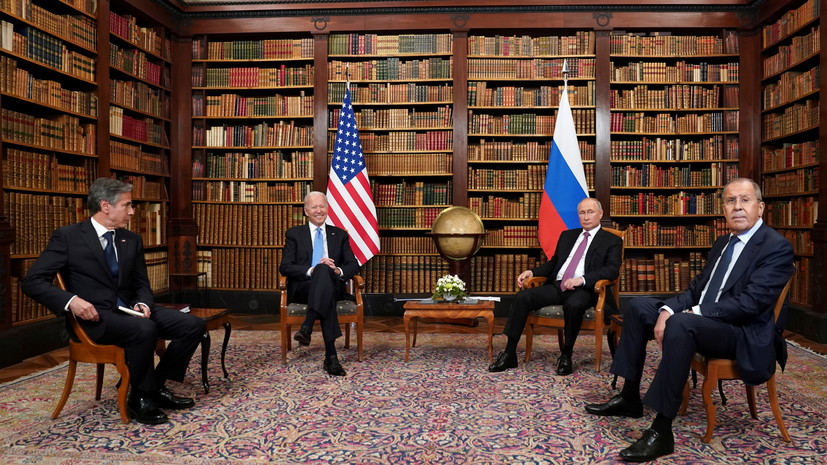 Переговоры Путина и Байдена в узком составе завершились