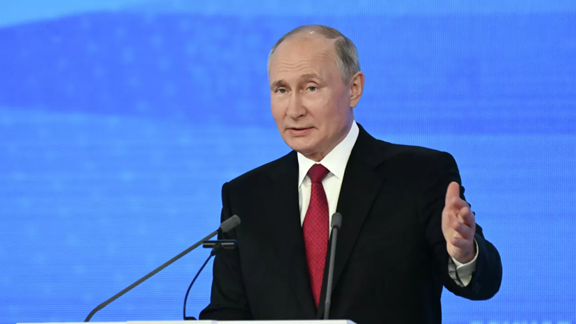 Путин заявил, что угроза коронавируса ещё не отступила