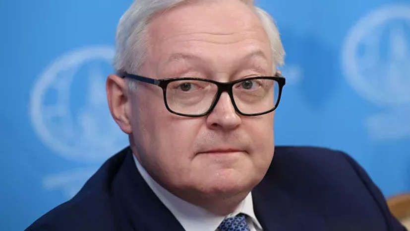 Рябков предложил США отказаться от практики встреч в третьих странах
