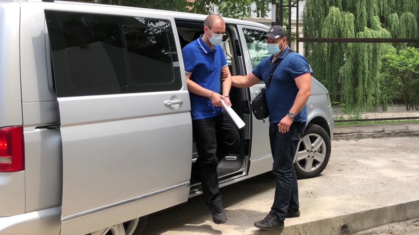 «Получал информацию о полётах военной авиации»: в Крыму арестовали подозреваемого в работе на украинскую разведку