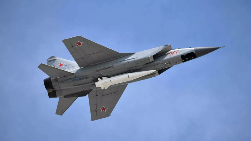 Россия проводит учения с МиГ-31К в Средиземном море