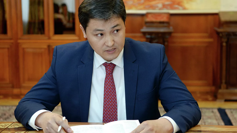 Премьер Киргизии сделал прививку от коронавируса