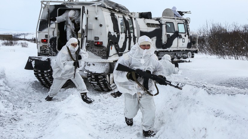 «Многоцелевой и вместительный»: чем интересен российский армейский двухзвенный снегоболотоход «Алеут»