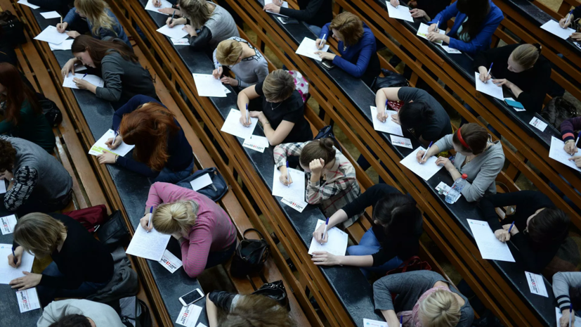 Минобрнауки рекомендует вузам провести выпускные в режиме онлайн