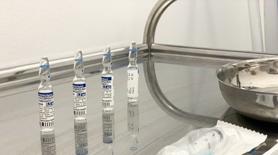 В МИД России рассказали о вакцинации от COVID-19 около 80% сотрудников