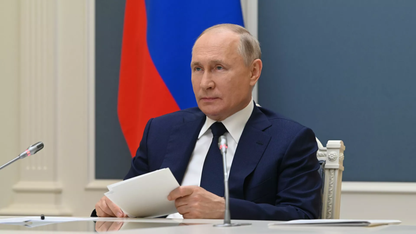 Путин посмертно наградил убитых в Сочи судебных приставов орденом Мужества