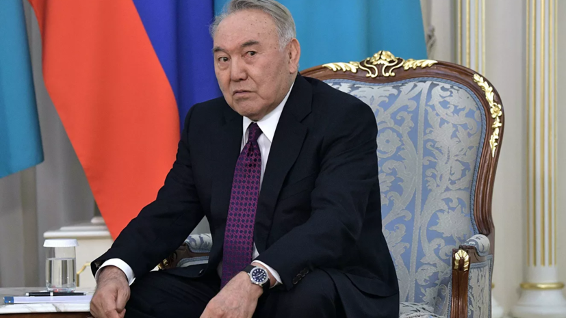 В столице Казахстана открыли памятник Назарбаеву