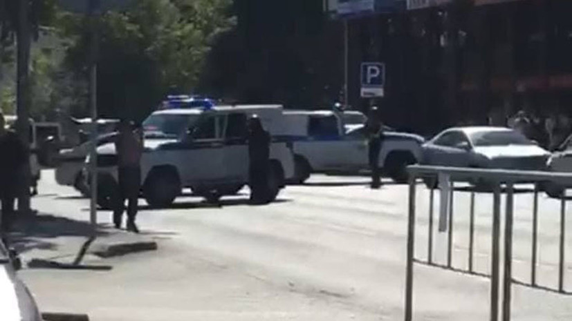 В отделении Сбербанка в Тюмени три человека взяты в заложники