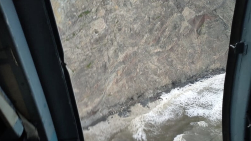 Водолазы начали работать на месте крушения самолёта на Камчатке