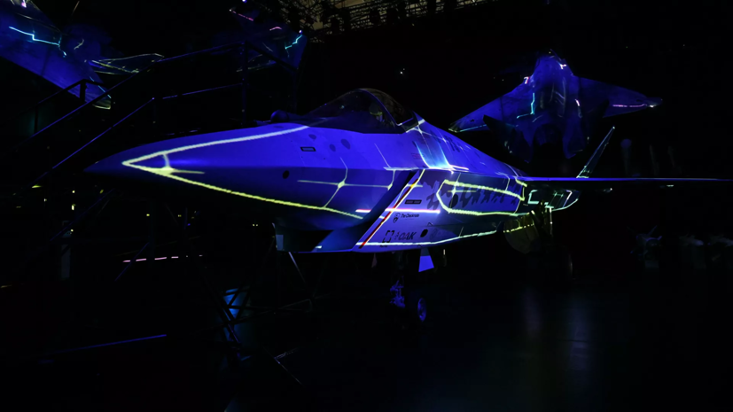Мантуров заявил, что Checkmate составит конкуренцию F-35A и Gripen