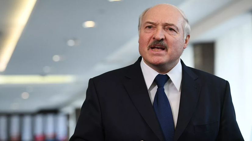 Лукашенко вернул на доработку проект изменений в Конституцию Белоруссии Лукашенко вернул на доработку проект изменений в Конституцию Белоруссии