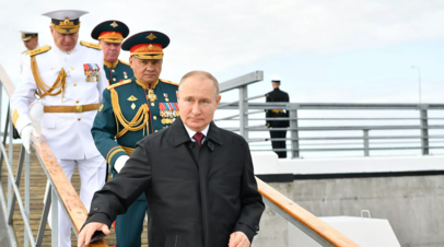 Путин принял участие в спуске на воду траулера Механик Сизов