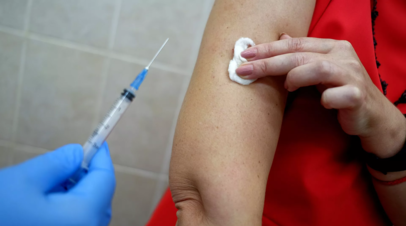 В ЕС от COVID-19 привиты хотя бы одной дозой вакцины 70% взрослых