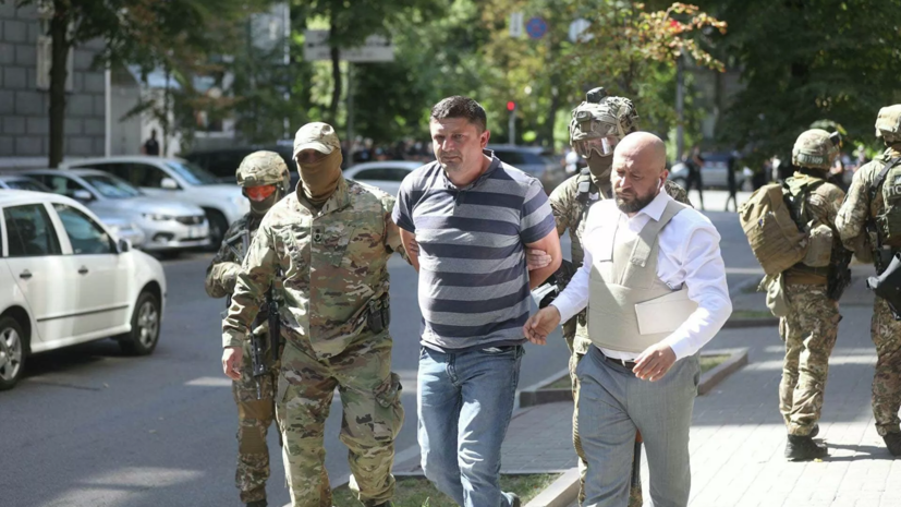 Угрожавший гранатой в здании украинского парламента стал подозреваемым