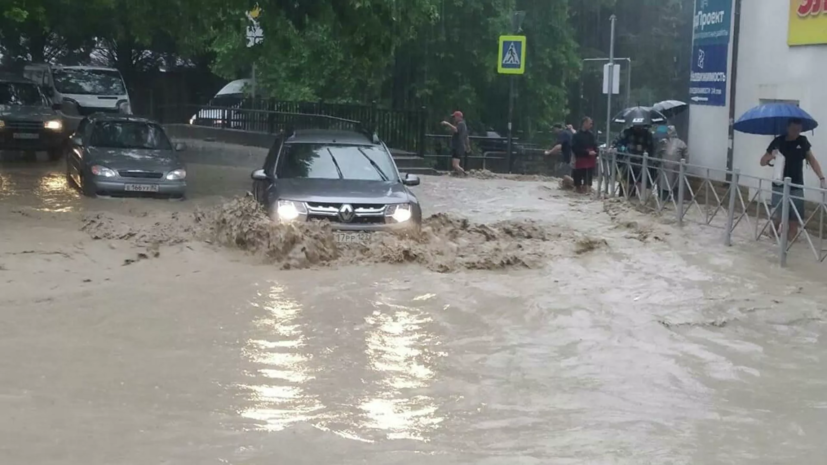 В Керчи изменили маршруты общественного транспорта из-за подтопления