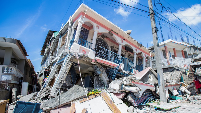 AFP: число жертв землетрясения на Гаити возросло до 724