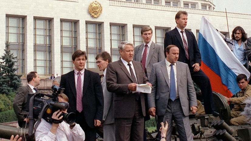«Попытка взять власть дрожащими руками»: российские политики — о действиях ГКЧП в августе 1991 года