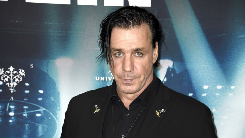 Лидер группы Rammstein Линдеманн выступит на фестивале «Спасская башня» Лидер группы Rammstein Линдеманн выступит на фестивале «Спасская башня»