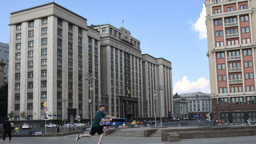 В России разработали законопроект о запрете на въезд в страну русофобам В России разработали законопроект о запрете на въезд в страну русофобам