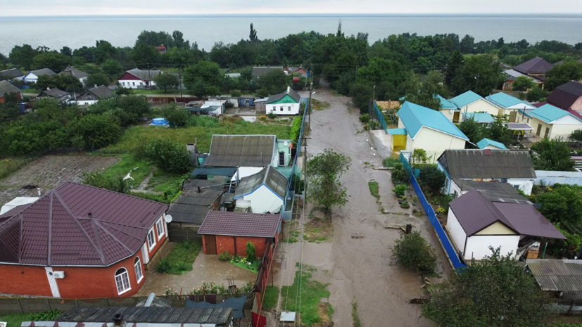 В Крымске и Нижнебаканском поселении ввели режим ЧС