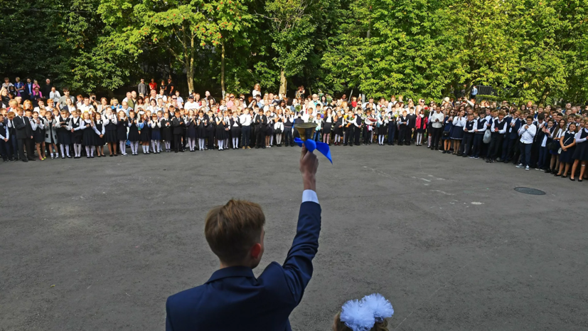 Заслуженный учитель России прокомментировал ситуацию с 1 сентября - Vimarsana News