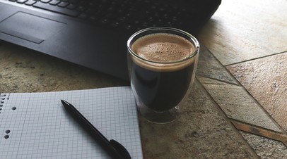В Роскачестве рассказали, как спасти залитый напитком ноутбук