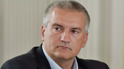 Аксёнов рассказал, как стоял по пояс в воде в Керчи во время разговора с Путиным