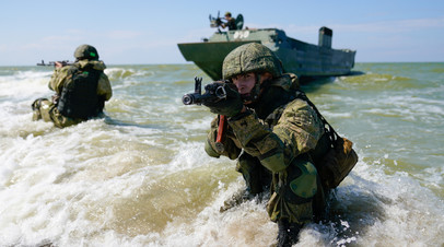 Морпехи Балтфлота отработали отражение атаки морского десанта