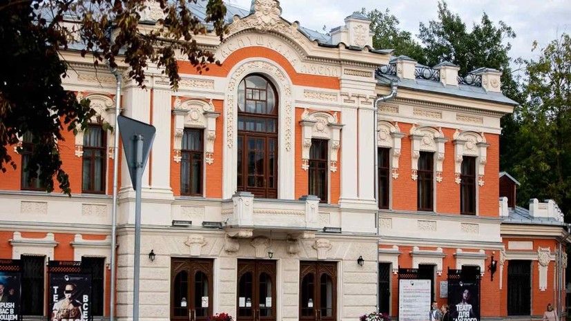 Дмитрий Месхиев рассказал о творческих планах Псковского театра драмы