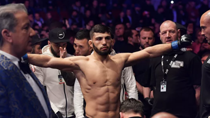 Царукян техническим нокаутом победил американца Ягоса на UFC Vegas 37 Царукян техническим нокаутом победил американца Ягоса на UFC Vegas 37