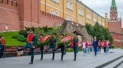 Собянин принял участие в возложении венков к Могиле Неизвестного Солдата