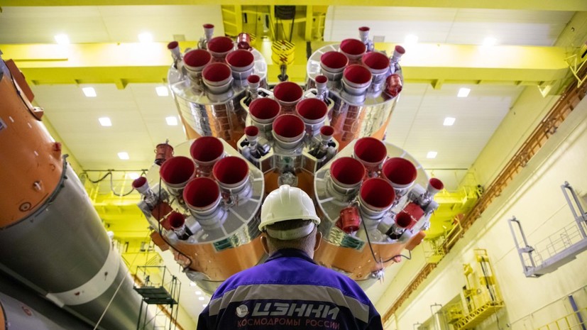 На Байконуре начали вывоз ракеты-носителя «Союз-2.1а» на стартовый стол На Байконуре начали вывоз ракеты-носителя «Союз-2.1а» на стартовый стол