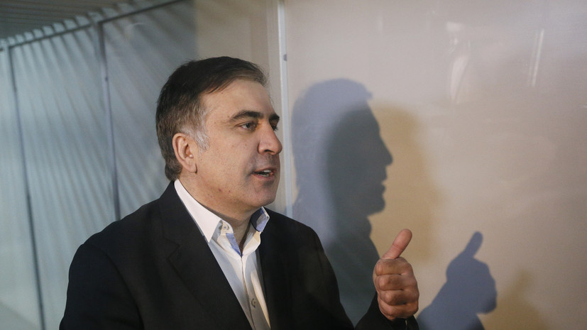 Песков заявил, что там, где Саакашвили, — цирк
