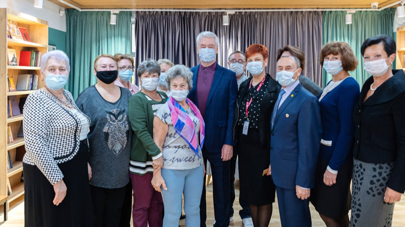 Собянин открыл городской клуб «Мой социальный центр» в Братеево Собянин открыл городской клуб «Мой социальный центр» в Братеево