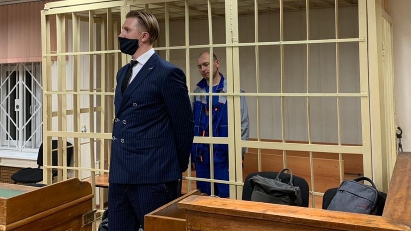 «Запрещены связь и общение с журналистами»: Мосгорсуд перевёл под домашний арест дезинфектора Антона Котова