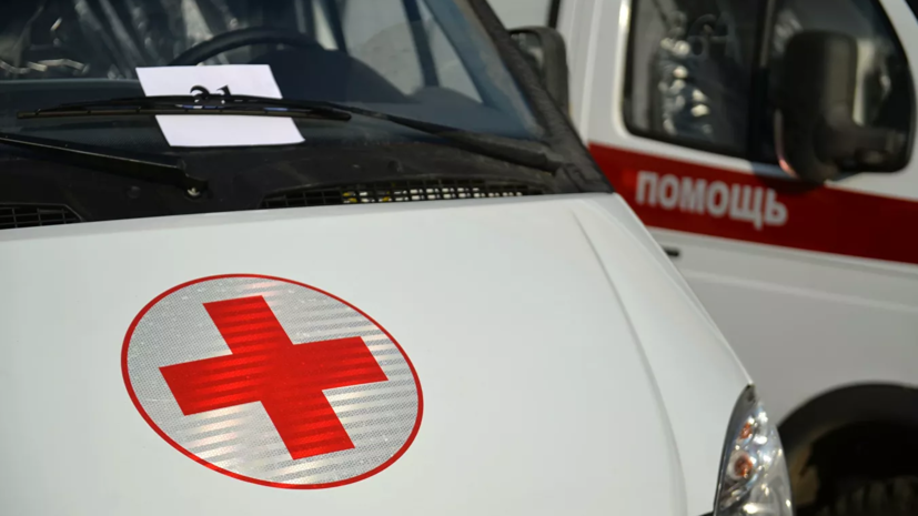 На Сахалине два человека погибли после обрушения кровли из-за сильного циклона