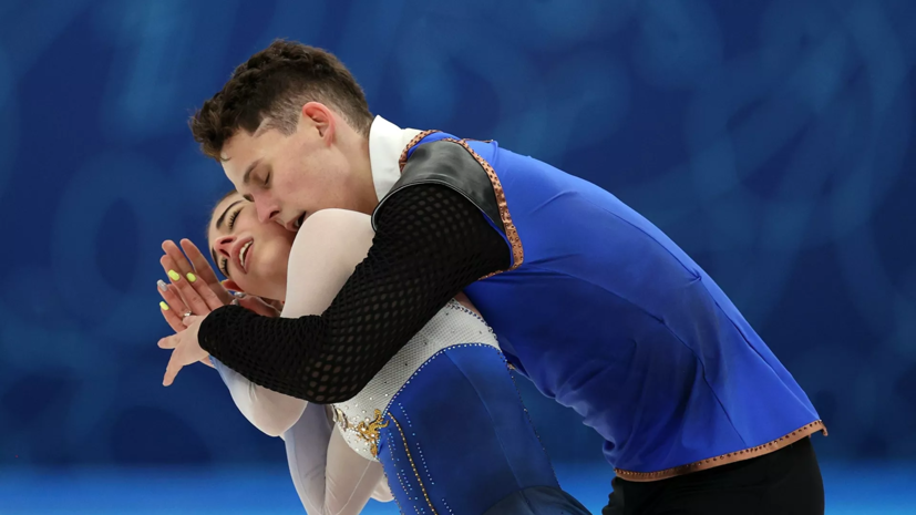 Фигуристы Акопова и Рахманин победили в парном катании на Budapest Trophy