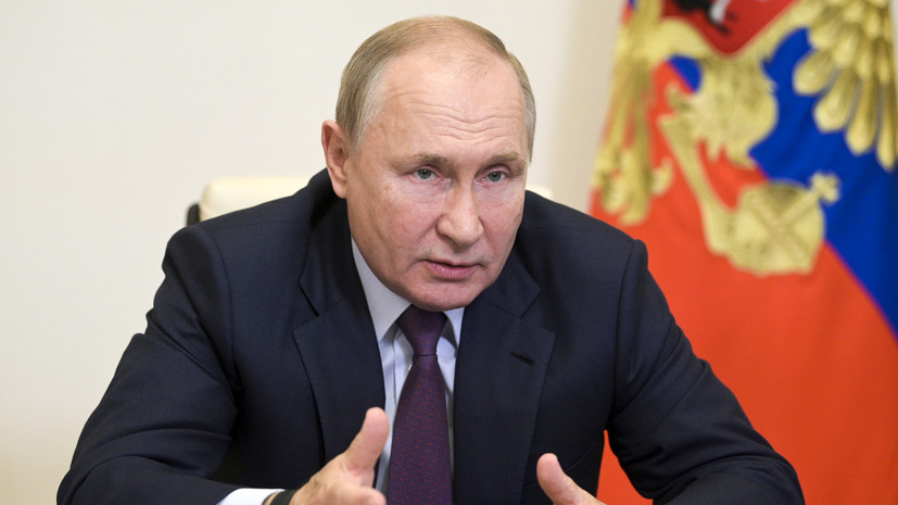 Путин назвал сложной ситуацию с заболеваемостью коронавирусом в России