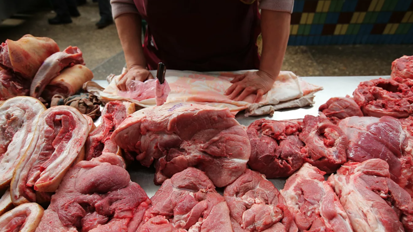 Минсельхоз сообщил о мерах по стабилизации цен на мясную продукцию в России