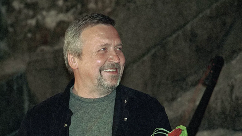 Режиссёра Александра Рогожкина похоронили в Петербурге