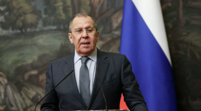 Лавров одёрнул разговаривавших во время пресс-конференции журналистов